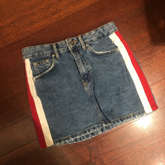 Zara Denim Skirt - Picture 2 of 4